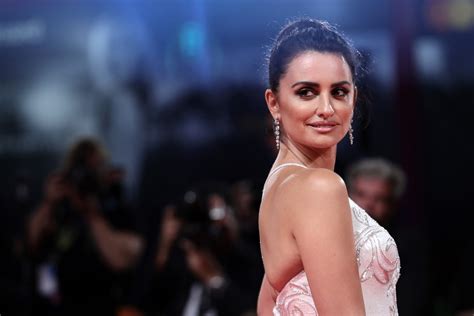 penlope cruz nuda|Penelope Cruz recalls her first nude scene aged 18